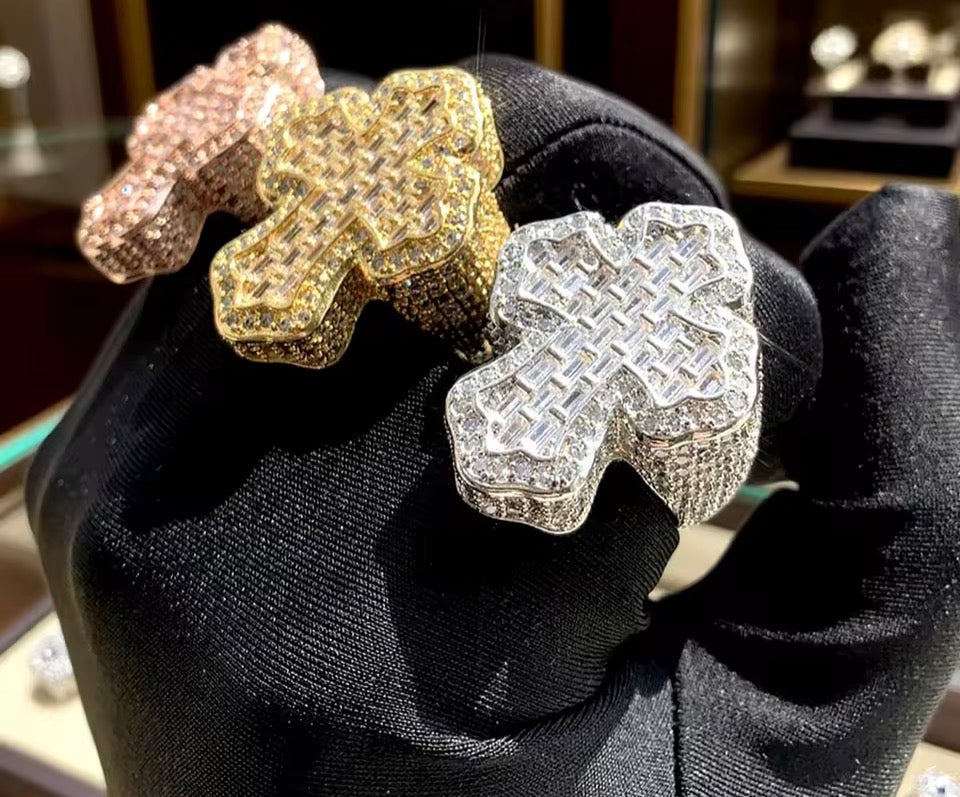 Anillo Urbano de Cruz con Circonitas (Estilo Hip Hop)